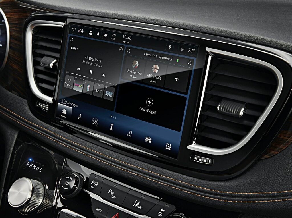 Uconnect 5: The Brain Behind Modern Mopar Tech jdpa uconnect 5 home screen 2021